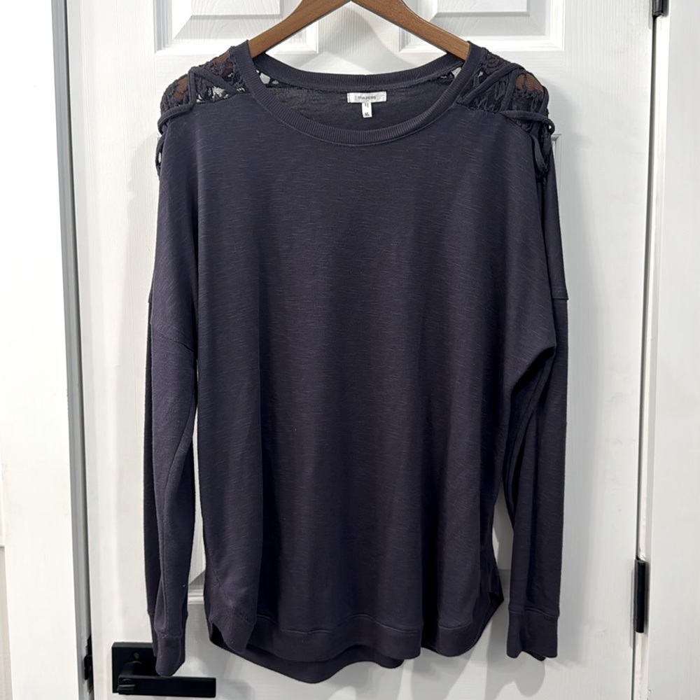 🩶 3/$15 🩶 Maurice’s top